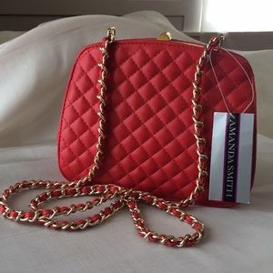 Beautiful red w/gold trim Amanda Smith purse!